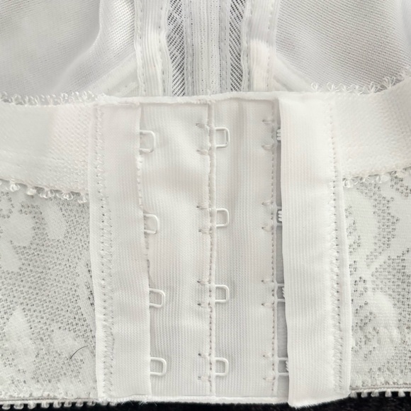 PLAYTEX 18-Hour Wireless Bra. Size 48C. White. NWOT. Fast Shipping. See Pics - Picture 6 of 10